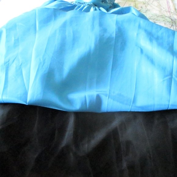 Gorgeous Blue Ball Gown - Picture 8 of 13